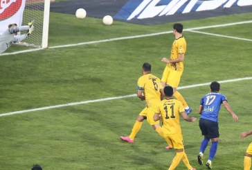 استقلال با شکست سپاهان به صدر جدول رسید