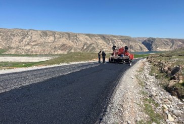 عملیات آسفالت راه دسترسی به تنگه کافرین ایلام آغاز شد