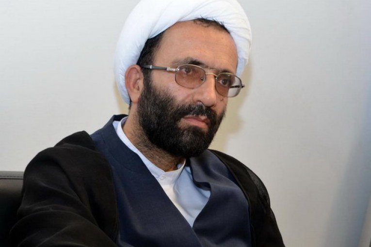 عض