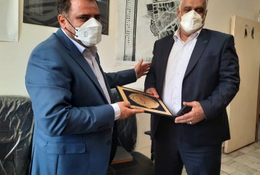 تجلیل مدیر عامل پتروشیمی ايلام از رئیس بهداشت و درمان شهرستان‌ چوار